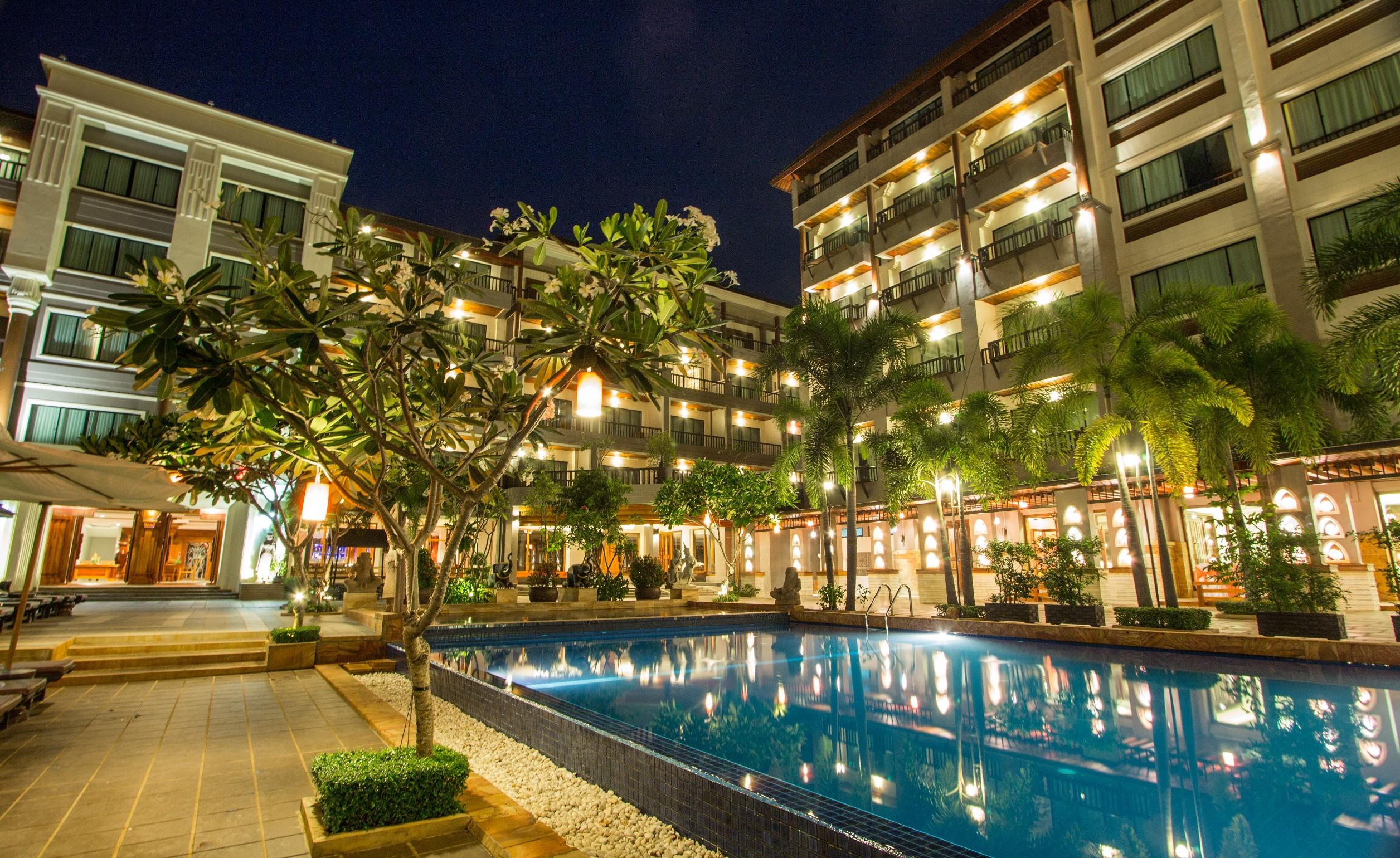 โรงแรมโรยัล เอ็มไพร์ เสียมราฐ ภายนอก รูปภาพ
