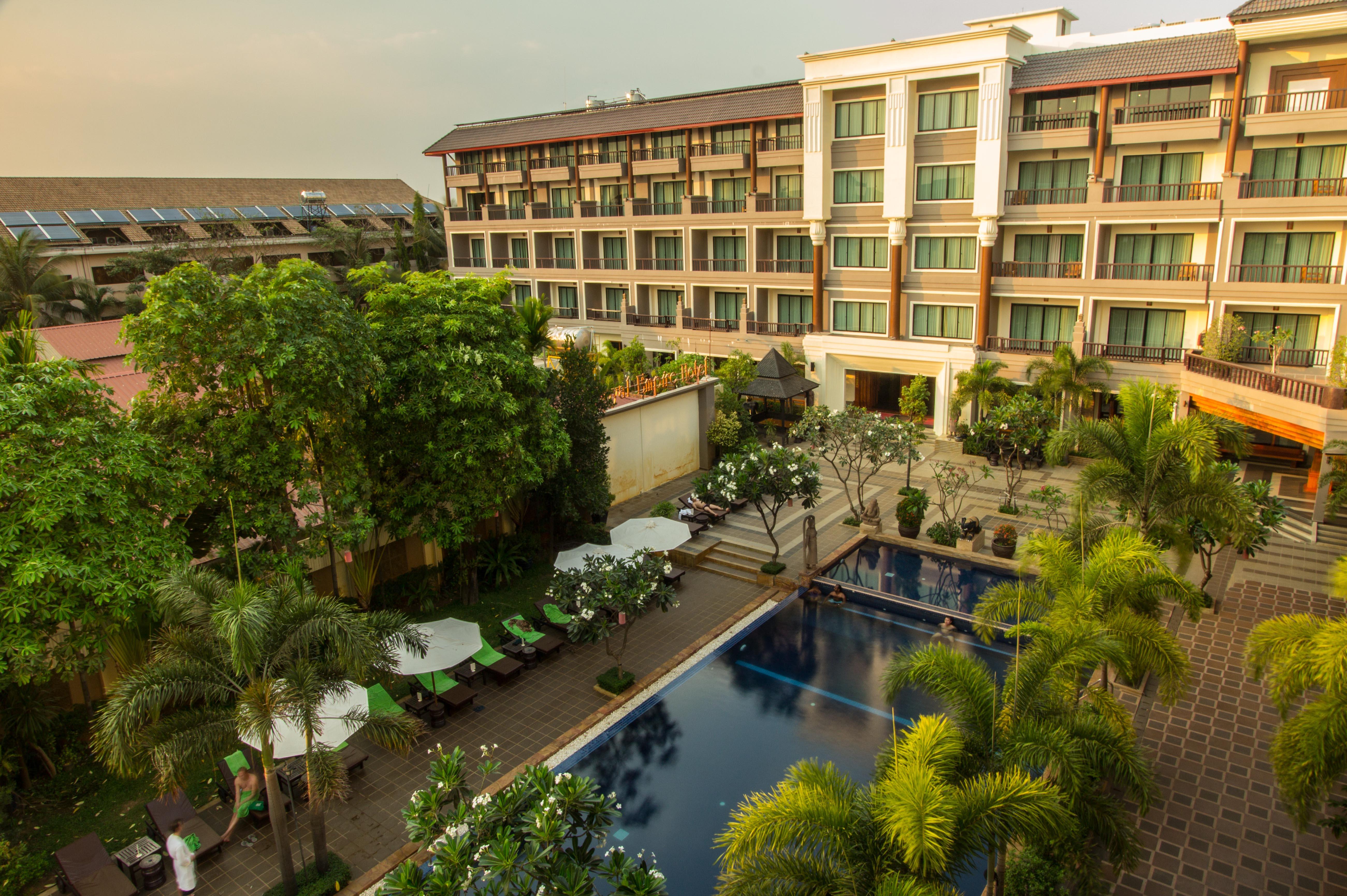 โรงแรมโรยัล เอ็มไพร์ เสียมราฐ ภายนอก รูปภาพ