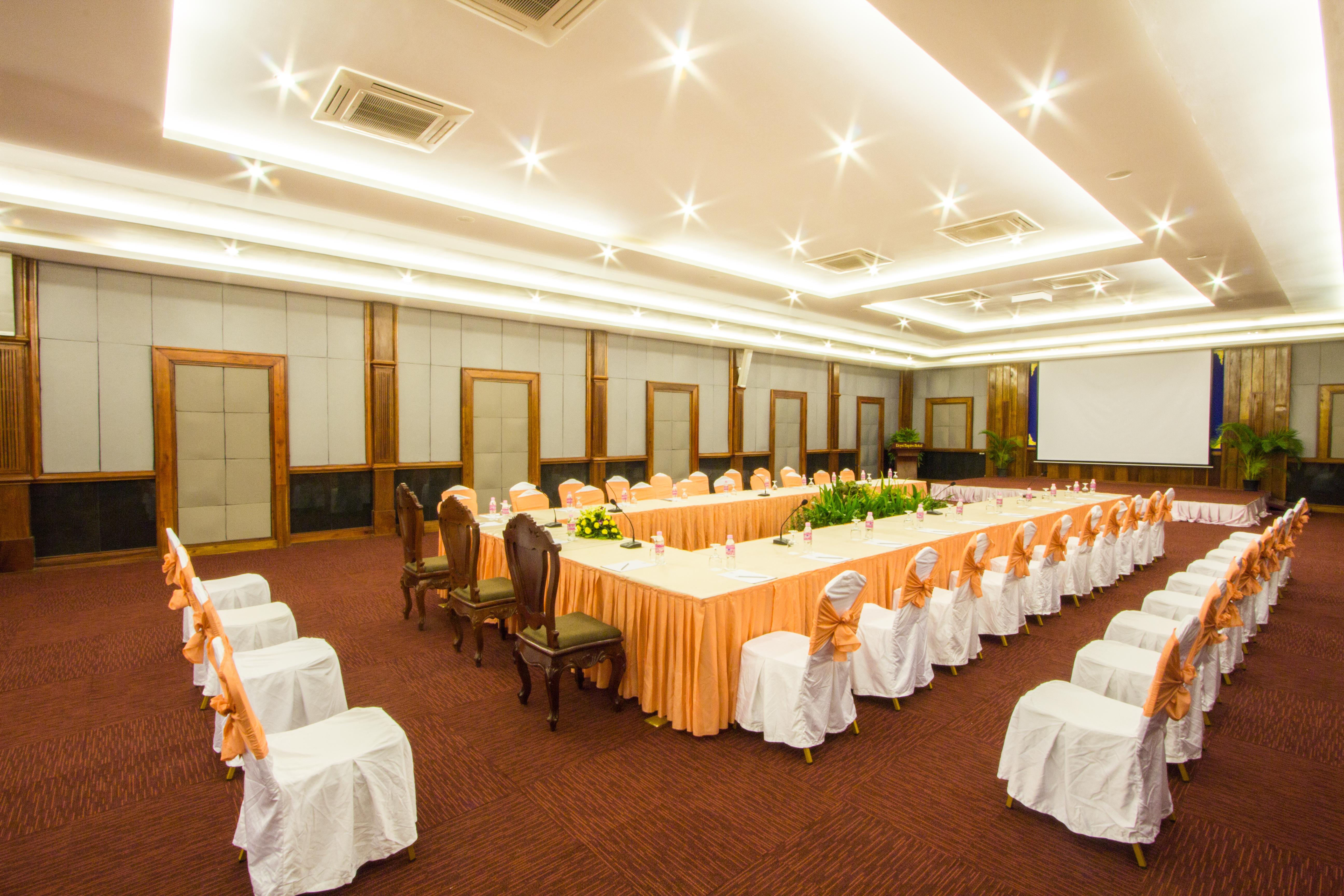 โรงแรมโรยัล เอ็มไพร์ เสียมราฐ ภายนอก รูปภาพ