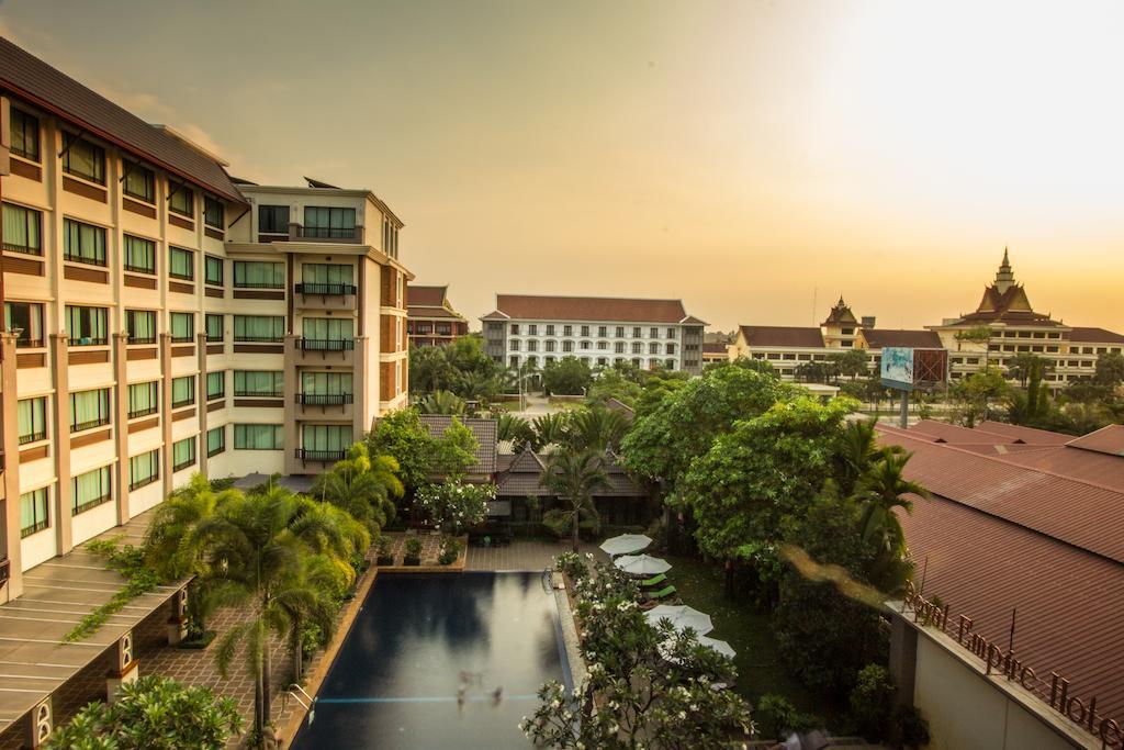 โรงแรมโรยัล เอ็มไพร์ เสียมราฐ ภายนอก รูปภาพ